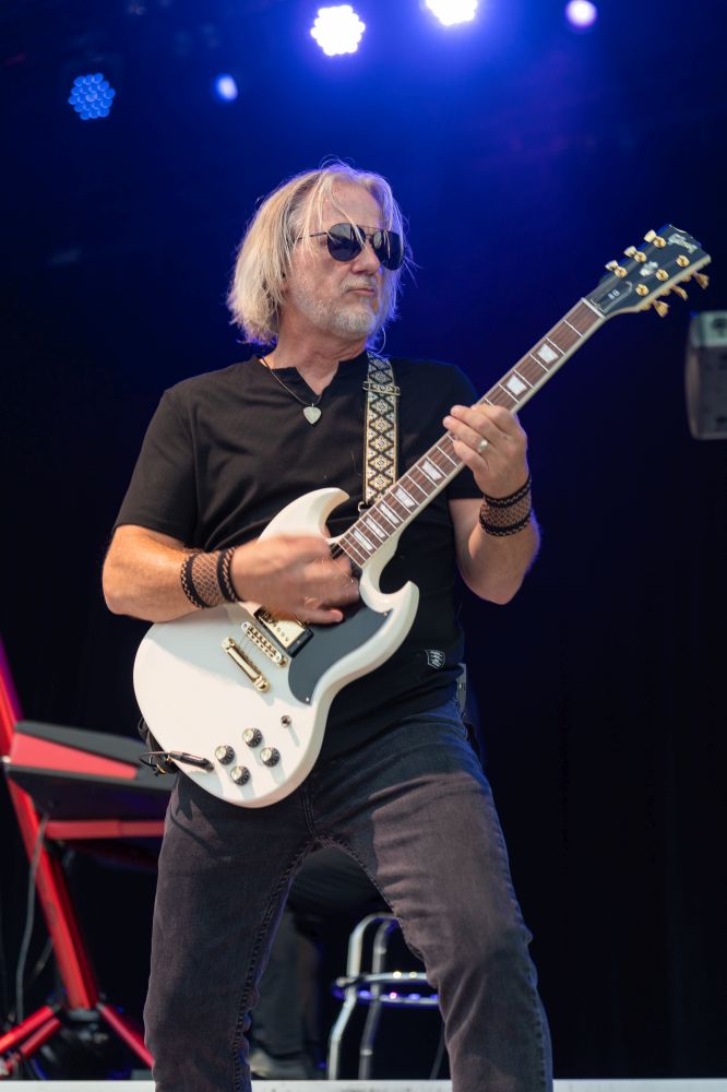 Ed Packer - Guitar